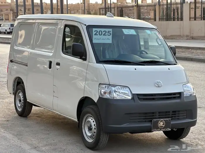 تويوتا فان لانت اس 2025 2