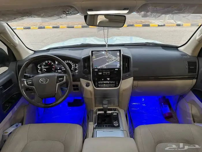تويوتا لاندكروزر GXR 2019 بريمي V8 فل كامل 10