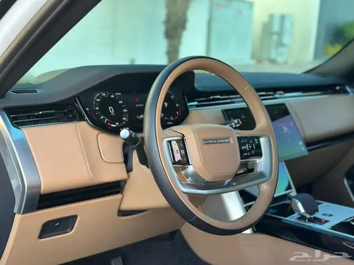 رنج روفر HSE 2024 شبه جديد ناغي على الضمان والصيانة 11