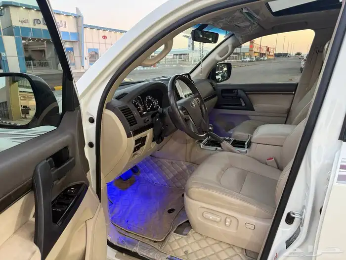 تويوتا لاندكروزر GXR 2019 بريمي V8 فل كامل 12