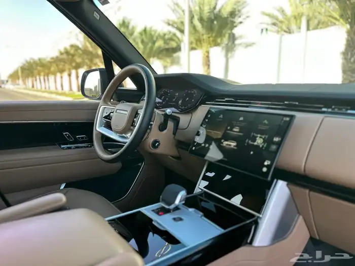 رنج روفر HSE 2024 شبه جديد ناغي على الضمان والصيانة 23