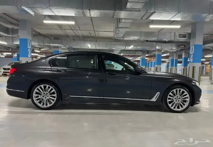 للبيع BMW 750Li تحمل لوحه مميزه 15