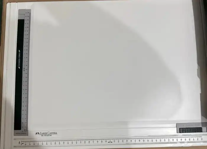 لوحة رسم هندسي للبيع السبب عدم الحاجه لها 1