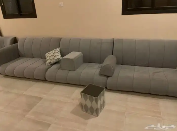 كنب ارضي رمادي 2