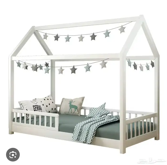 سرير اطفال مع المرتبه وطاوله تلفزيون 0