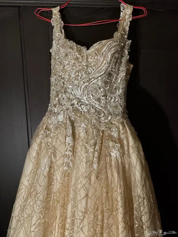 فساتين مستعملة ب 200 7