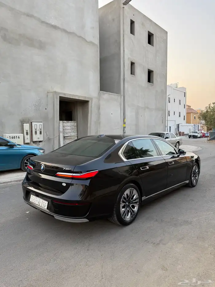 بي ام دبليو 2023 LI735 ( تم البيع ) 6