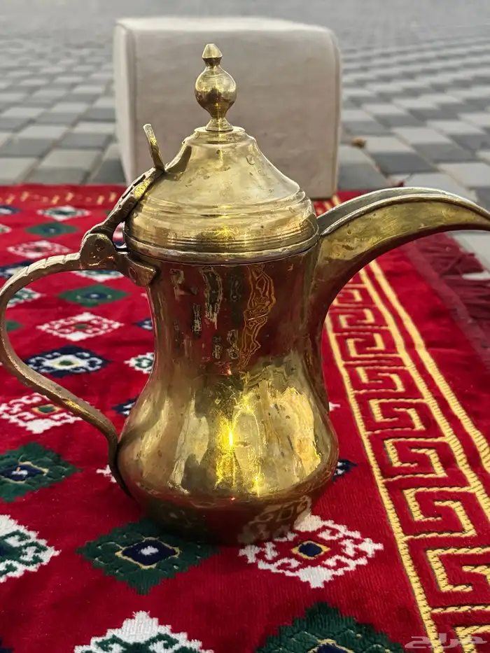 دلة لون ذهبي ختمين بغداد 5