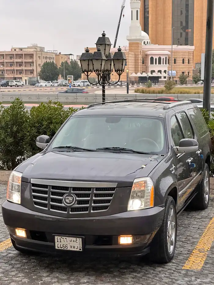 كاديلاك اسكاليد 2011 فل كامل شد بلد 46