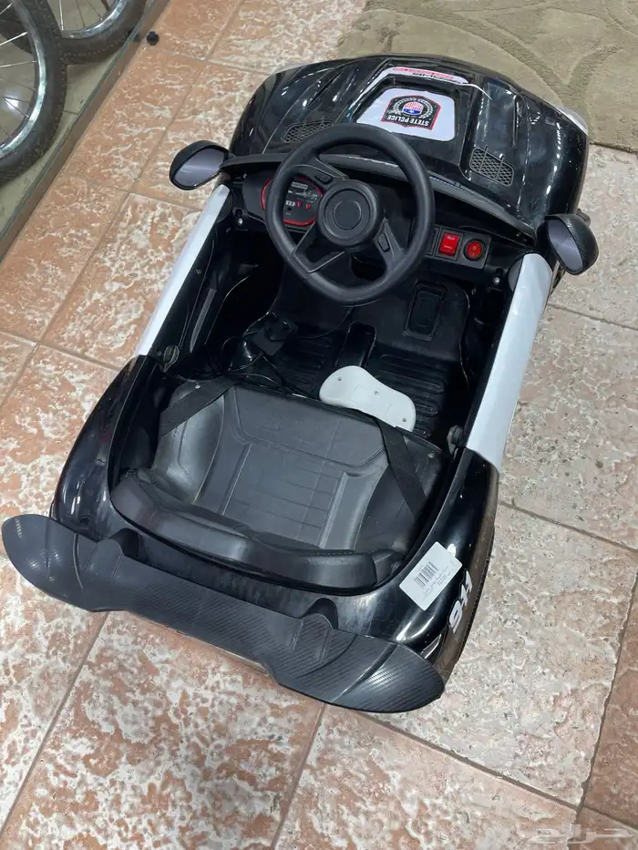 سيارة اطفال كهربائيه 1
