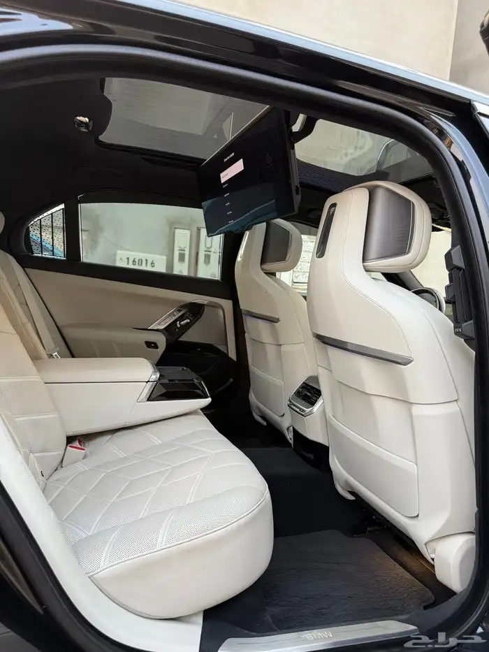 بي ام دبليو 2023 LI735 ( تم البيع ) 24