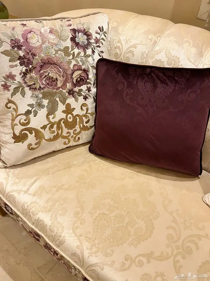 للبيع كنب نظيف 1