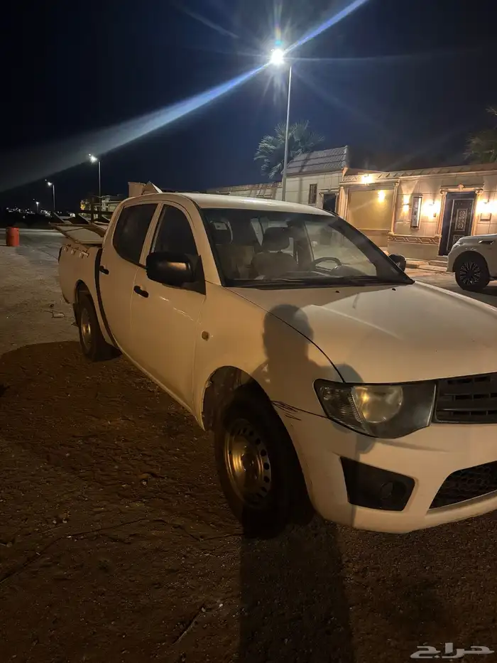 للبيع سيارة ميتسوبيشي L200 ديزل موديل 2015 5