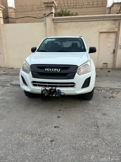 للايجار ايسوزو ذبل 2018 نظيف مع السواق وبدون isuzu for rent index