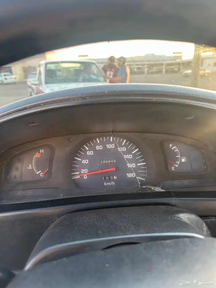 للبيع هايلوكس موديل 99 4
