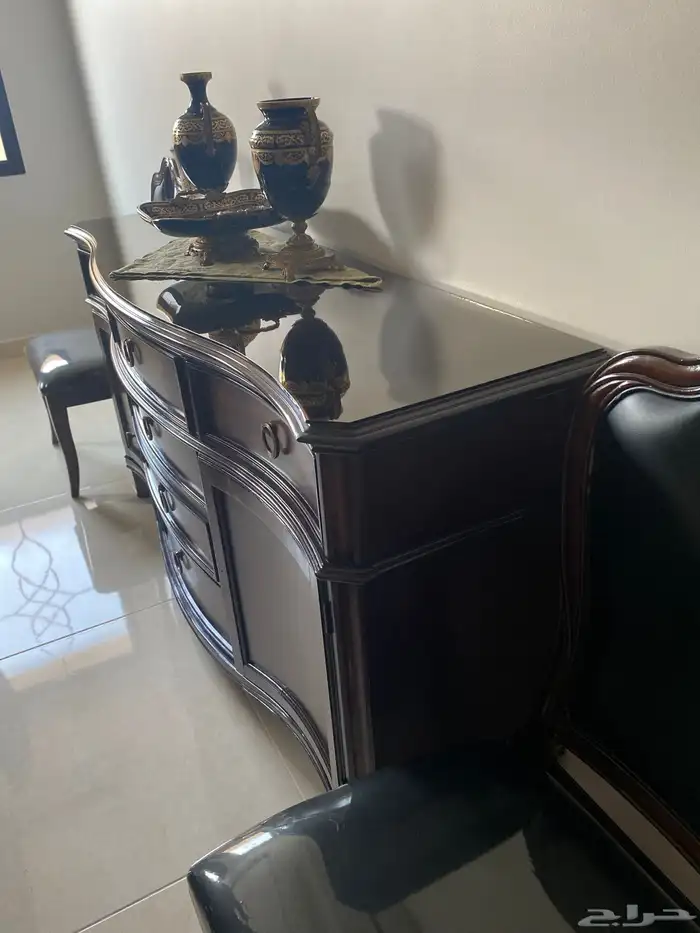 طاولة طعام و ارفف 2