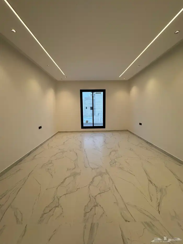 للبيع دور أول مساحه مميزه حي الجنادريه 1