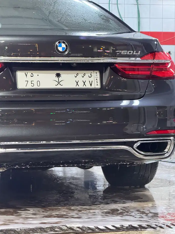 للبيع BMW 750Li تحمل لوحه مميزه 3