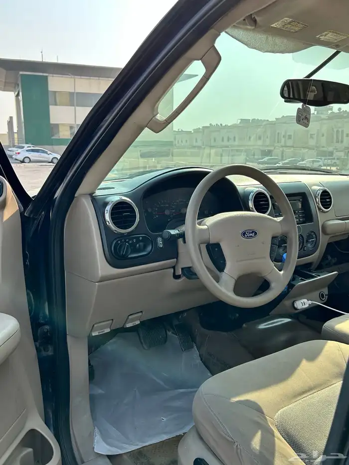 فورد اكسبديشن 2004 بدون دبل 12