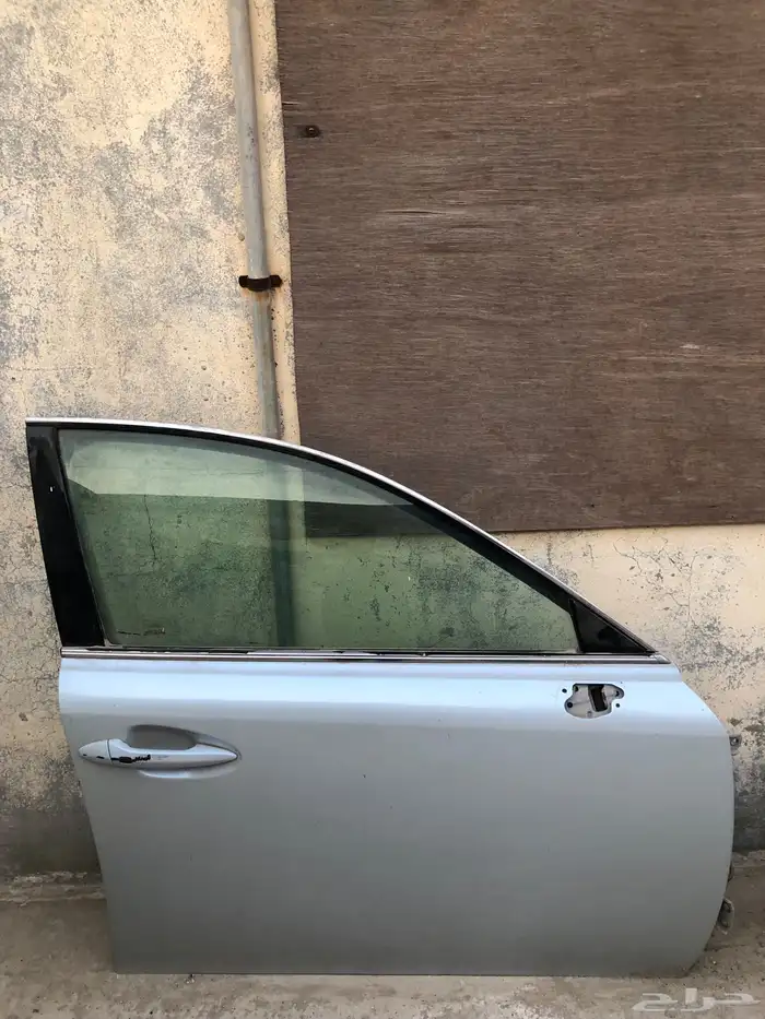 باب لكزس is جهة الراكب 0