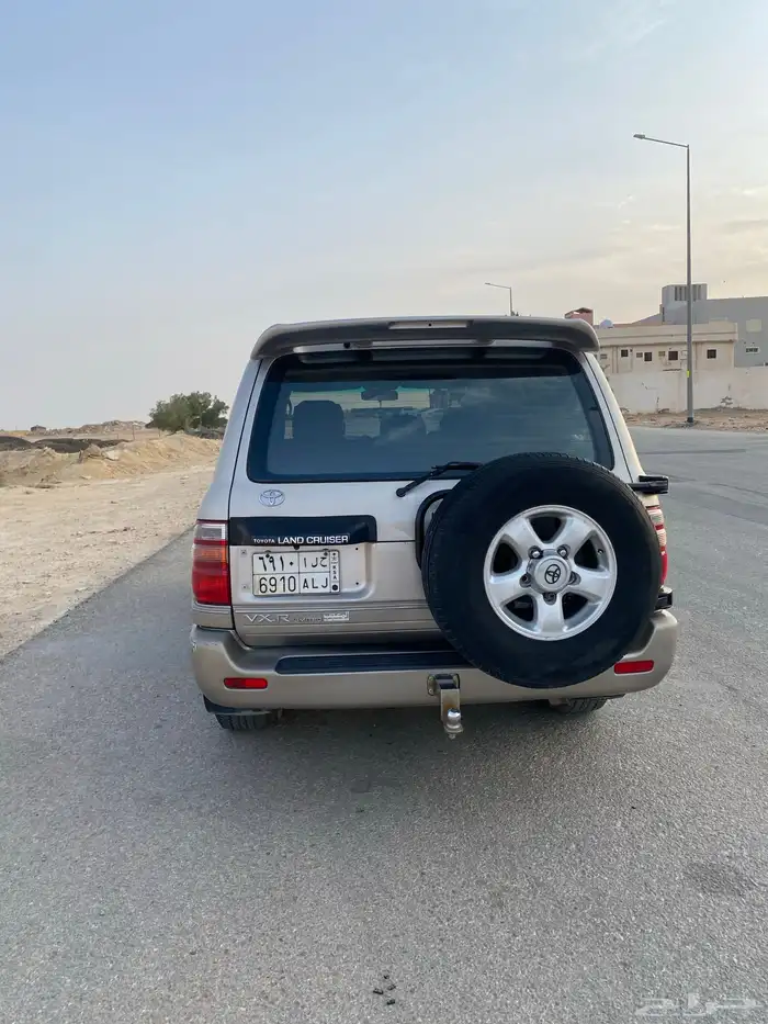 لاند كروزر موديل 2001 VXR للبيع 3
