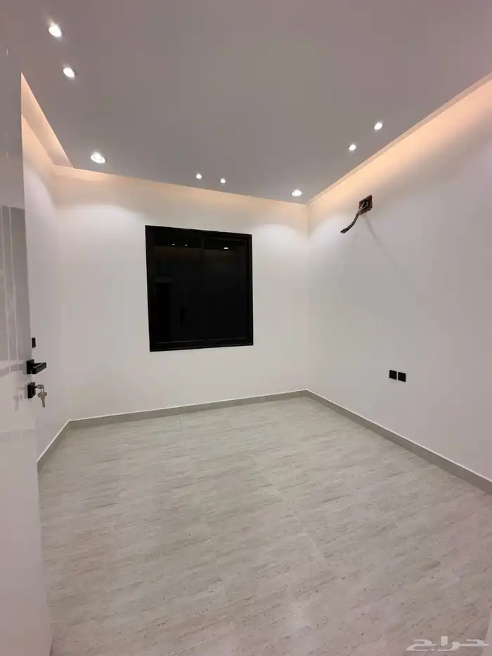 للبيع شقه دور ارضي بحوش تشطيبvipاحدرفيده موقعها وسعرها مميز 15