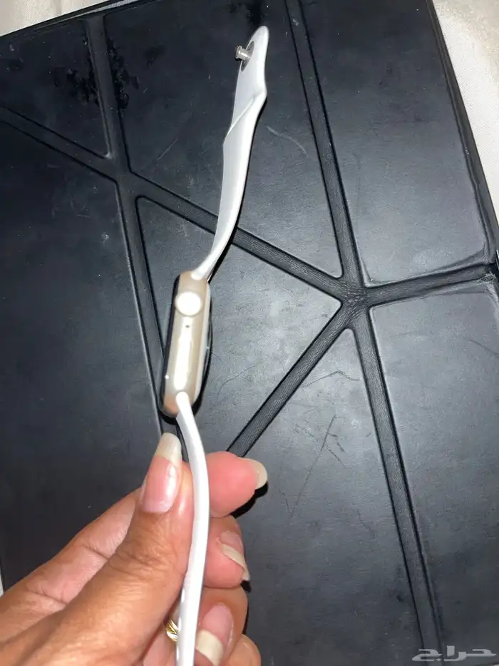 ساعه ابل 1