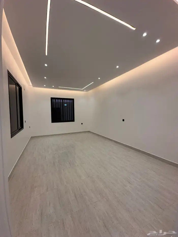 للبيع شقه دور ارضي بحوش تشطيبvipاحدرفيده موقعها وسعرها مميز 2