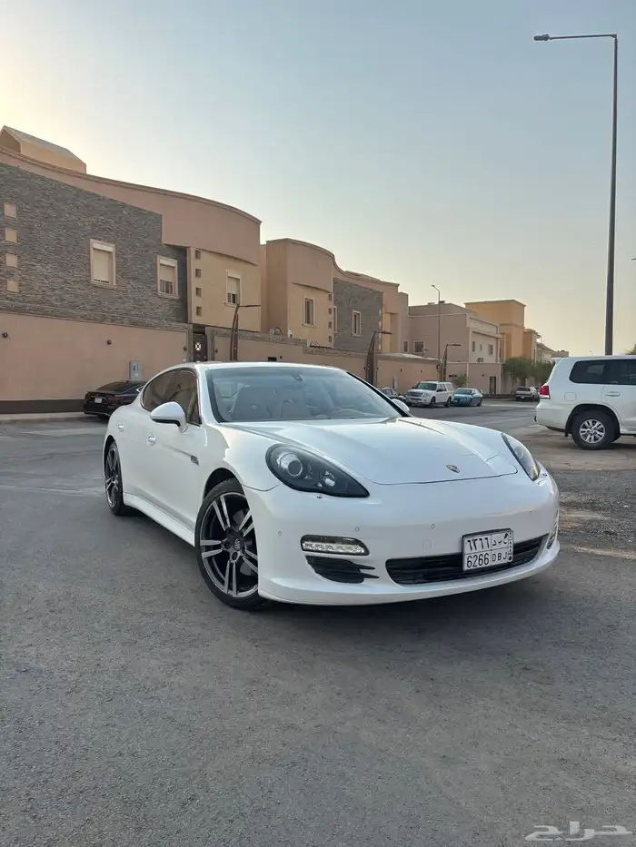 بورش باناميرا 2012 V6 1