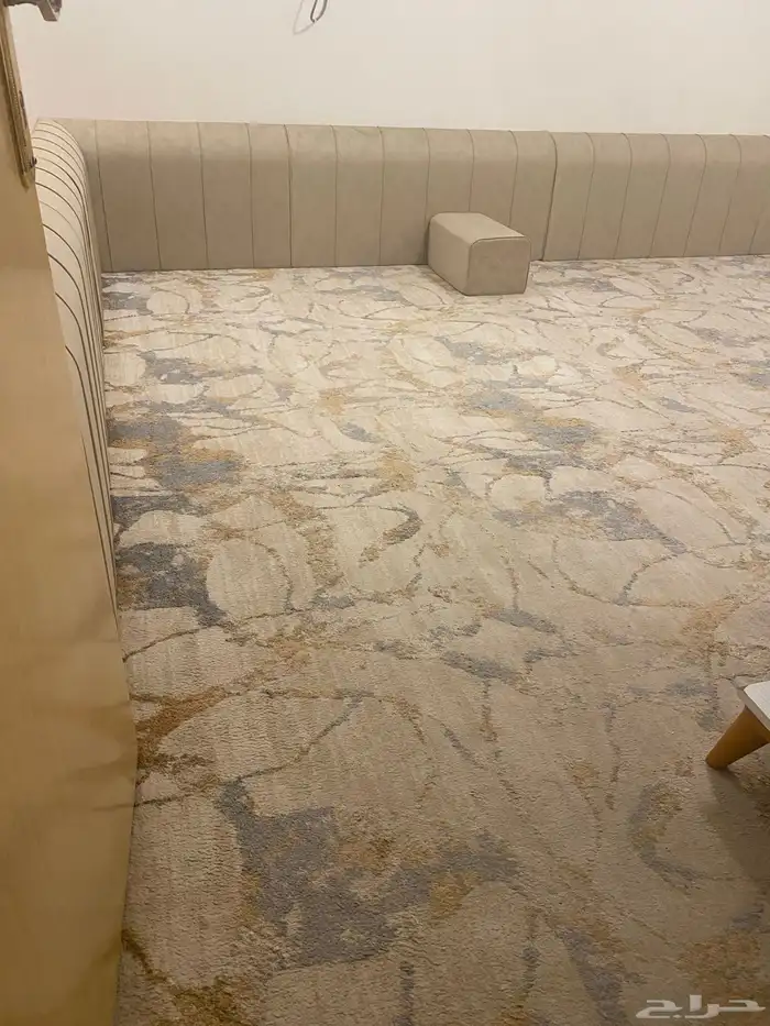 مساند مع الفراشه 0