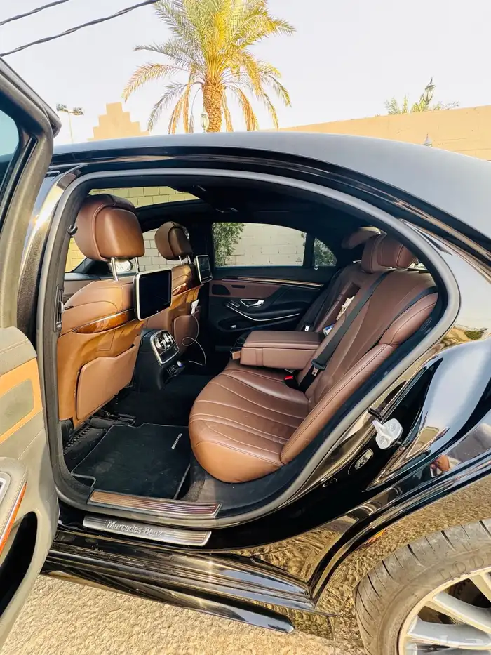مرسيدس S500للبيع قرقاش نضيفه جدا 5