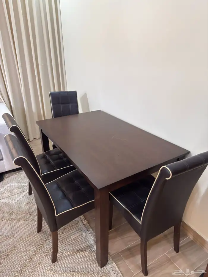 طاولة طعام 2