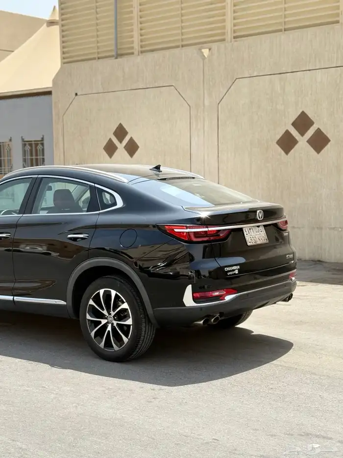 للبيع جيب شانجان CS85 اسود 2022 5