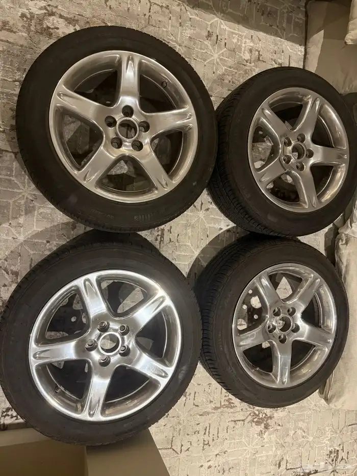 للبيع جنوط التيربو حق لكزس GS300 من98-2005 نظيفين 0