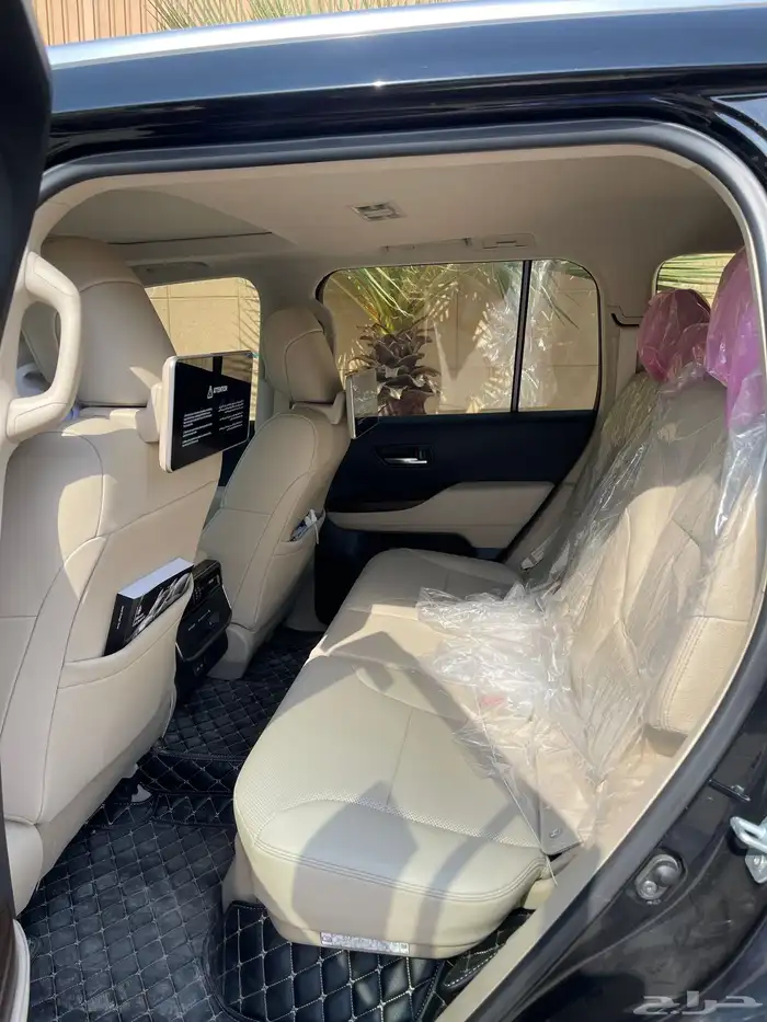 لاندكروزر L5 2023 ممشى قليل 4