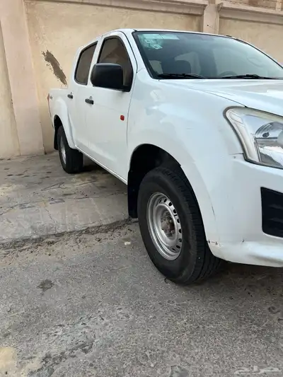 للايجار ايسوزو ذبل 2018 نظيف مع السواق وبدون isuzu for rent index