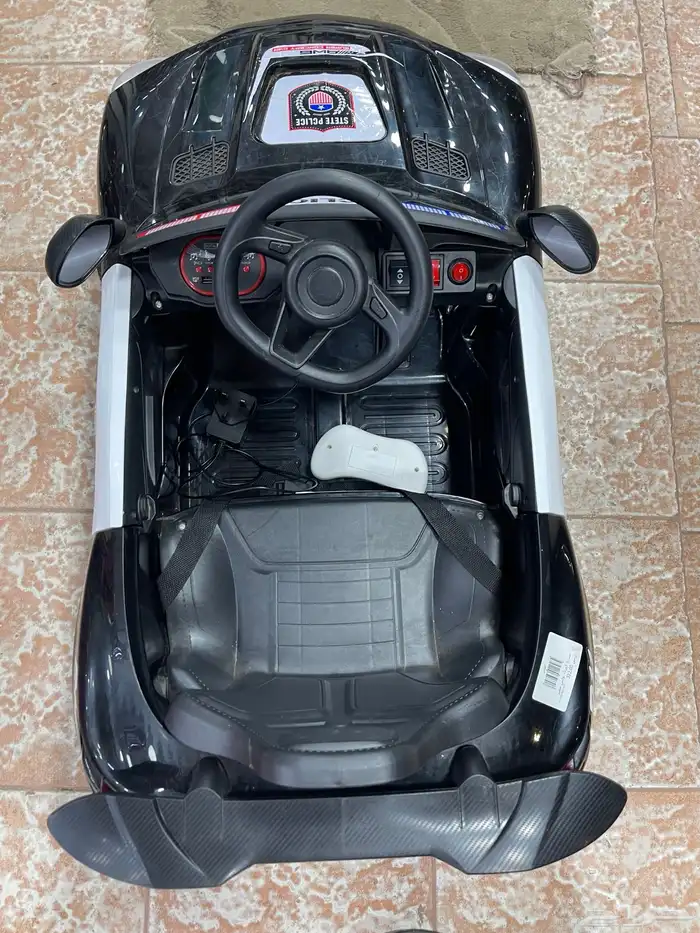 سيارة اطفال كهربائيه 0