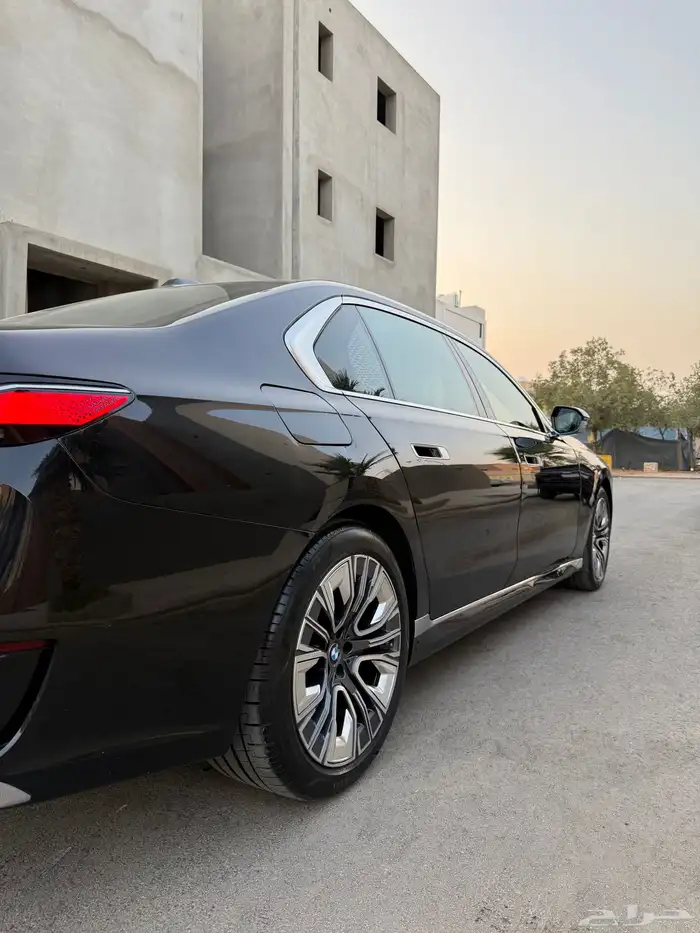 بي ام دبليو 2023 LI735 ( تم البيع ) 9
