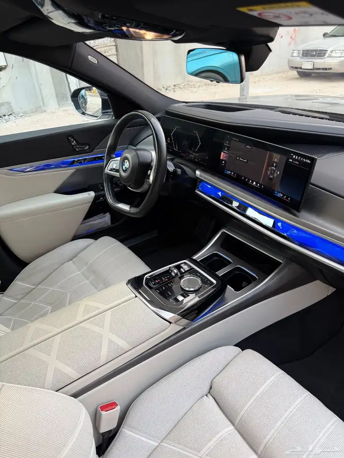 بي ام دبليو 2023 LI735 ( تم البيع ) 14