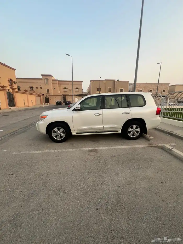 جيب جي اكس ار تويوتا 2013 1