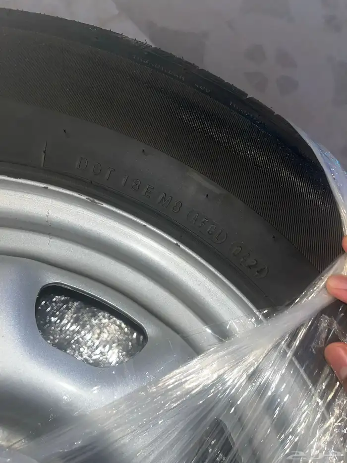 طقم جنوط شامل كفرات فورد f150 ممشى قليل 2