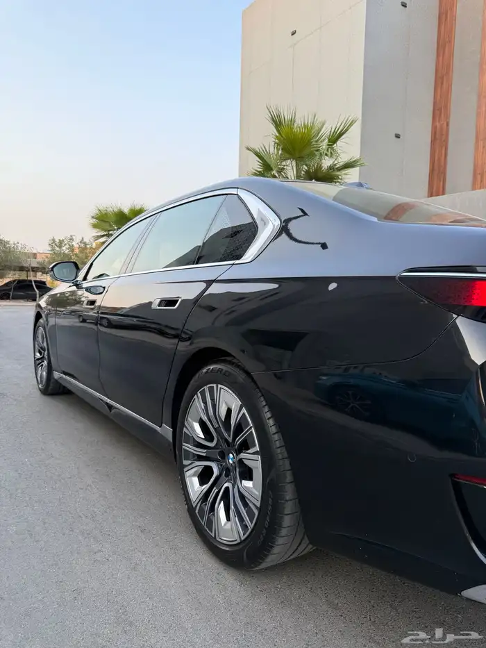 بي ام دبليو 2023 LI735 ( تم البيع ) 10