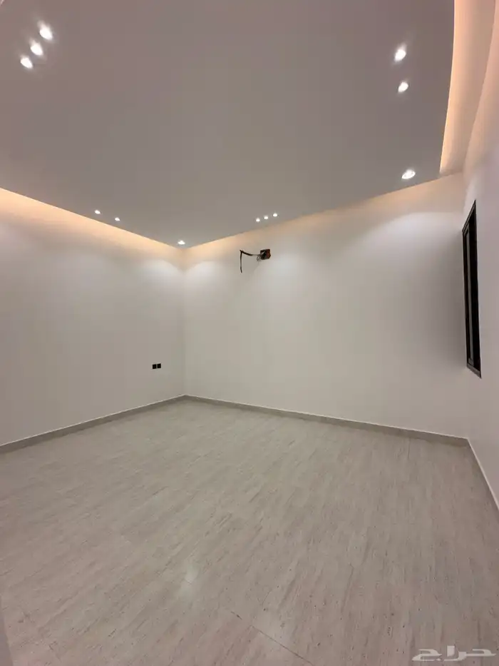 للبيع شقه دور ارضي بحوش تشطيبvipاحدرفيده موقعها وسعرها مميز 16