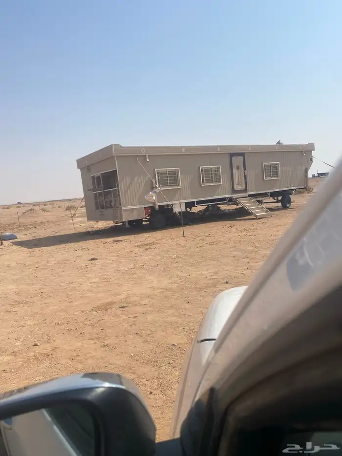 أبل عددها عشر مع ويتها وغرفتها 5