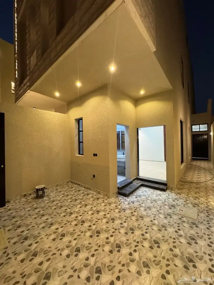 دور ارضي حي الغروب 300 متر 2