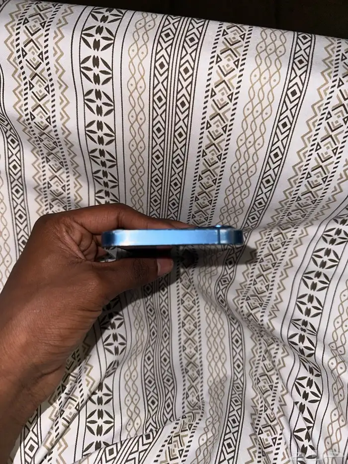 ايفون 13 4