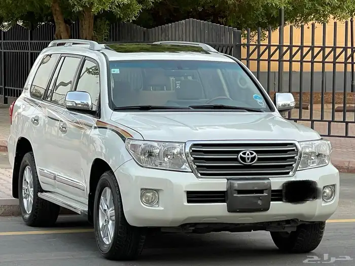 تويوتا لاندكروزر 2015 V6 فل 1