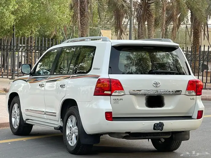 تويوتا لاندكروزر 2015 V6 فل 11