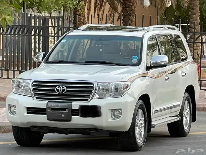 تويوتا لاندكروزر 2015 V6 فل 2