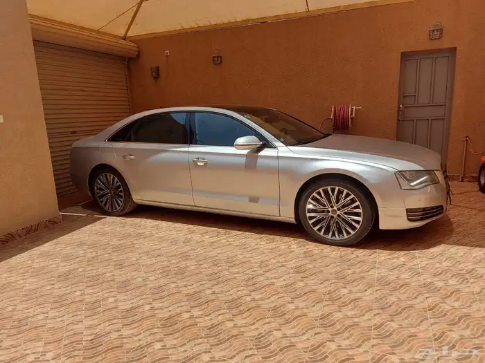 اودي A8 1